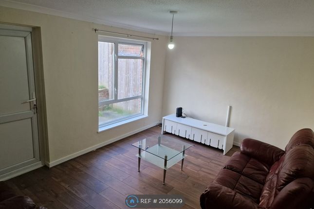 Thumbnail Terraced house to rent in Ryde Close, Chatham