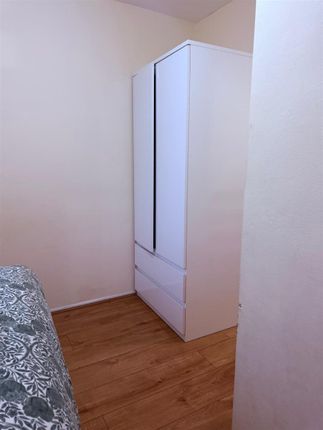 Room 2, 19, Chelveston Way, Peterborough photo 4