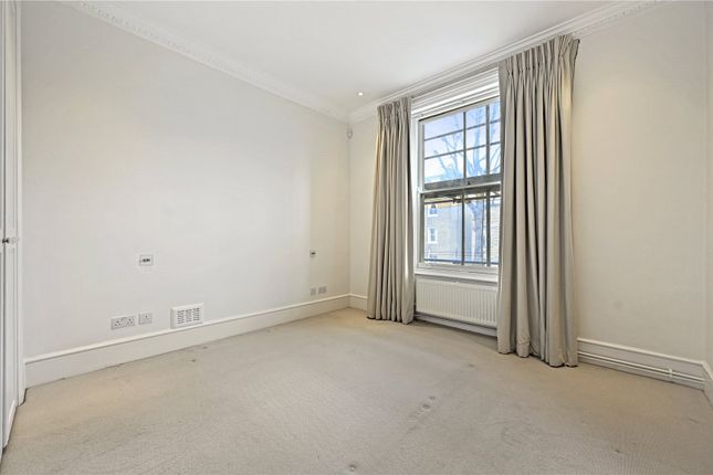 Flat to rent in Leamington Road Villas, London