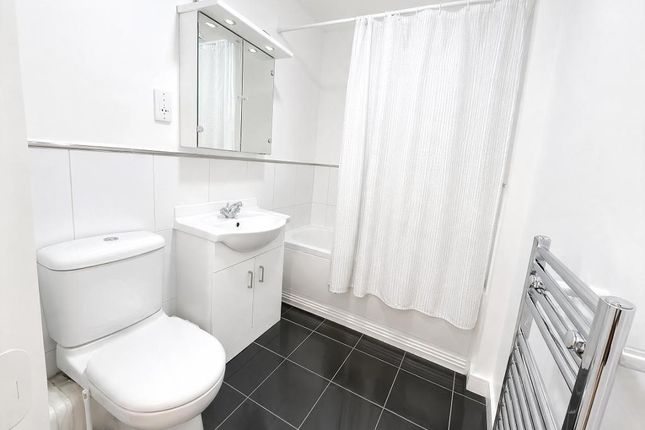 20, aspects court, slough photo 4