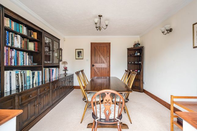 Orchard End, Guildford Road, Fetcham photo 4
