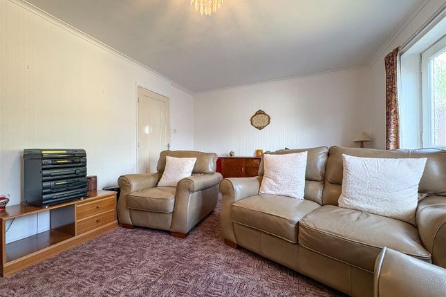 2, Union Close, Congleton photo 3