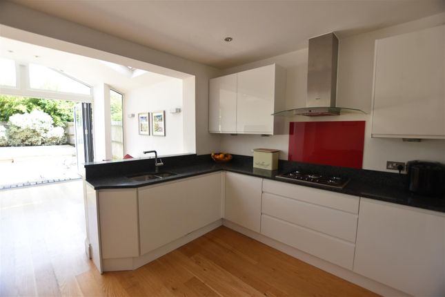 37, Williams Grove, Surbiton photo 4
