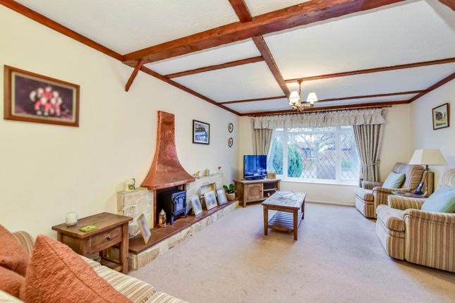 38, Appletree Walk, Watford photo 3