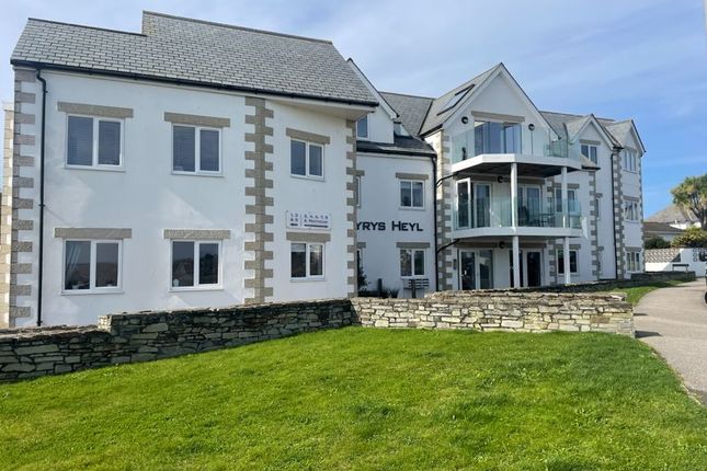 Flat for sale in Pentire Crescent, Newquay
