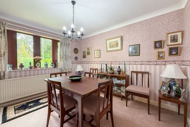 15, Birch Park, Holmfirth photo 5