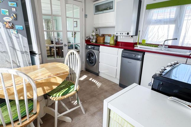36 Arundel Drive, Thornlea Park, Littlehampton photo 4