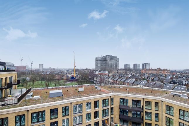 Flat for sale in Staniforth Court, Fulham Reach, London