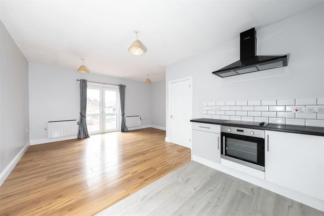 Flat to rent in Canterbury Road, London