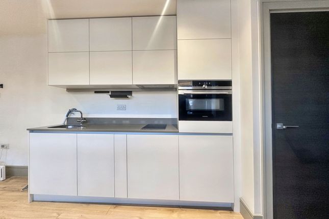 Flat 91, Mercantile House, Uxbridge photo 4