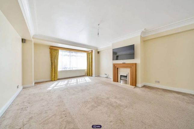 Flat to rent in Viceroy Court, Prince Albert Road, London