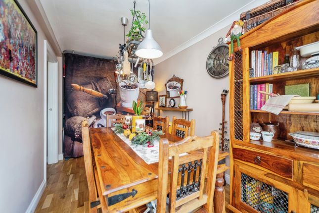 39, Queendown Avenue, Gillingham photo 5