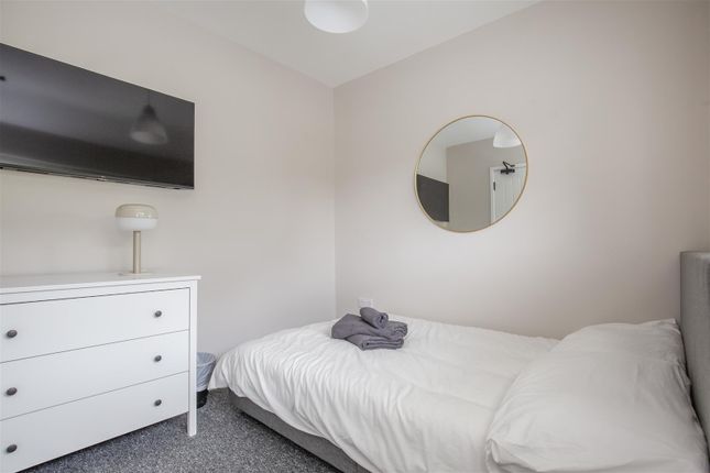 Bed 6.Jpg
