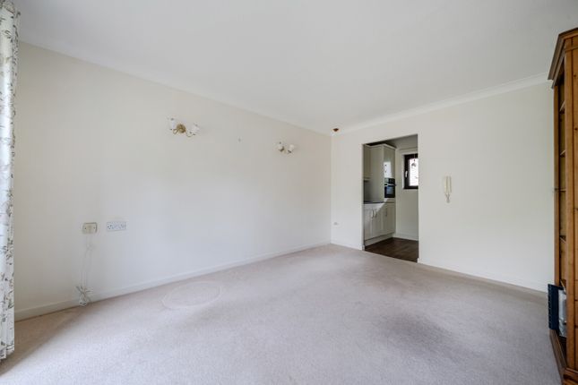 17 Homepark House,, South Street, Farnham photo 3
