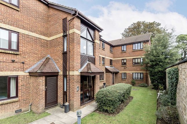 Thumbnail Flat for sale in Rosethorn Close, London