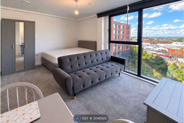 Studio flat on Apartment, Ford Lane, Salford, £1,025/mo