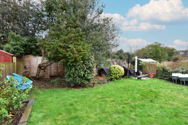 48, Trevellance Way, Watford photo 2