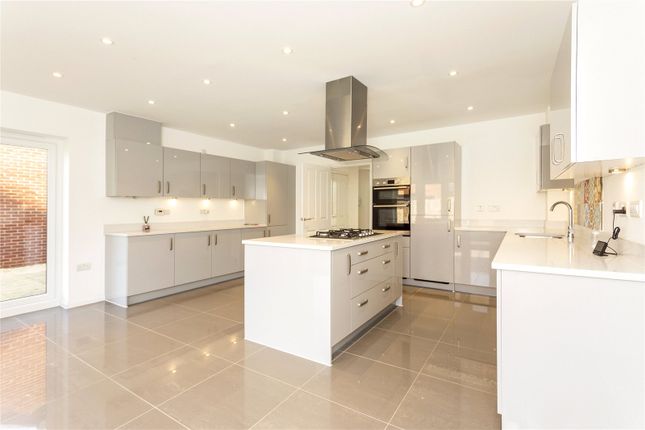 1, Flora Close, Gloucestershire photo 2