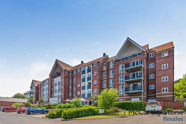 8654347-Exterior07-800.Jpg