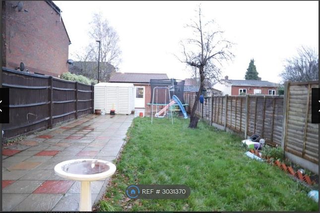 Vicarage Farm Rd, Hounslow, Hounslow photo 3