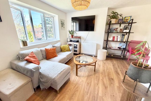 283, Foxdale Drive, Brierley Hill photo 4