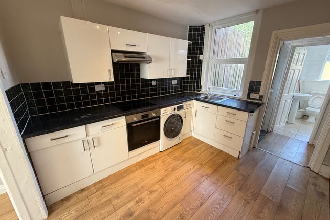 106, Nottingham photo 2