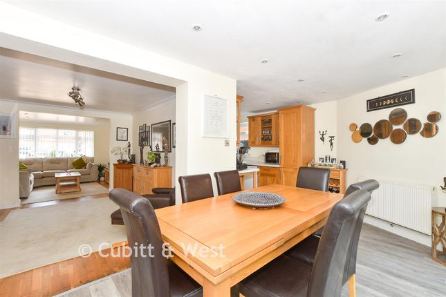 61, Stafford Road, Crawley photo 3