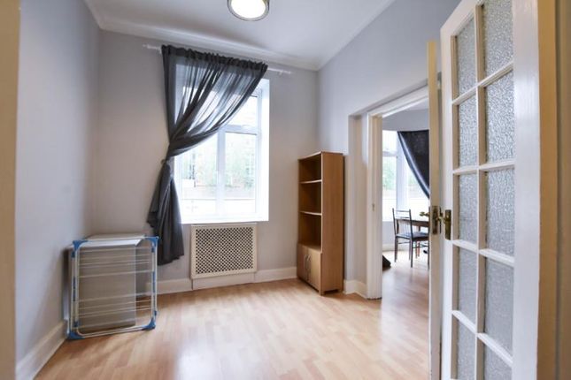 Flat to rent in William Court, Hall Road, St. John's Wood, London