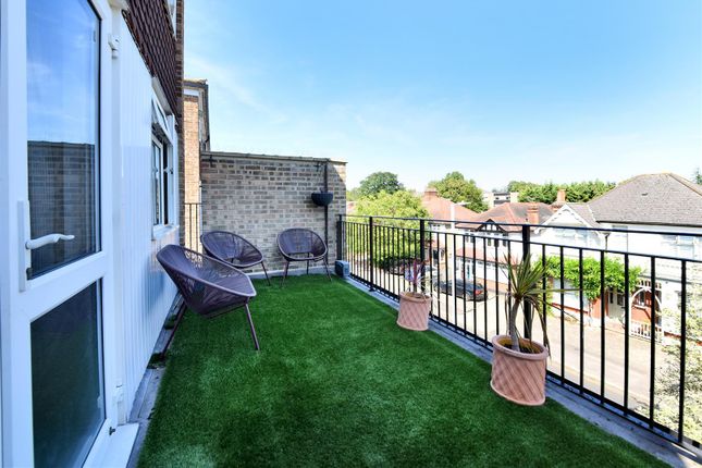 24 Albury, 90, King Charles Road, Surbiton photo 2