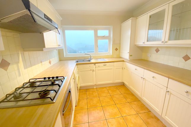 Flat 9, Needles Court, Lymington photo 5