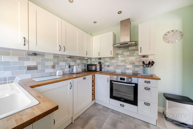 17, York Road, Ash photo 4