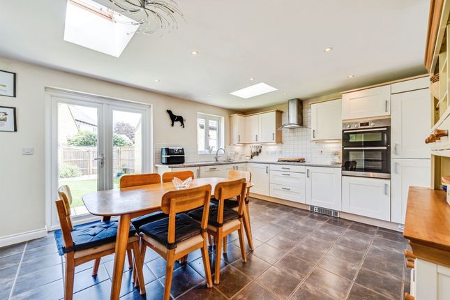 5, Chestnut Close, Carterton photo 4
