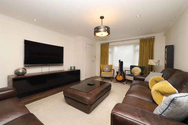 79, Ladygate Lane, Ruislip photo 2