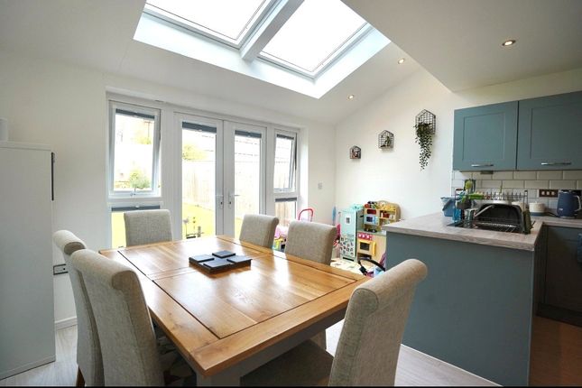 5, Serenity Close, Wakefield photo 5