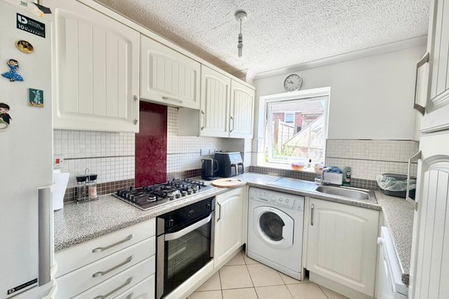 7, Maple Court, FROME photo 4