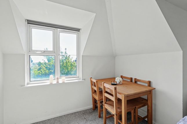 Flat 7, 10, Chloe Gardens, Poole photo 3