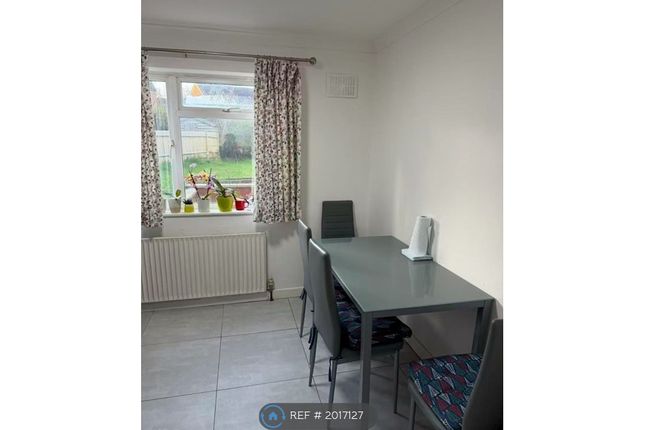 Bushy Hill Drive, Guildford photo 3