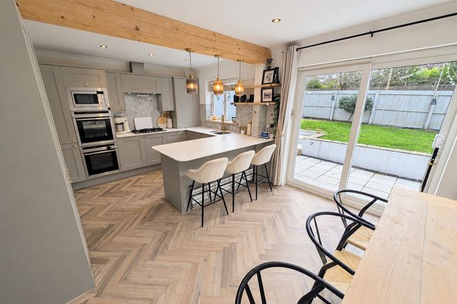 3, Oakhills, Shanklin photo 4