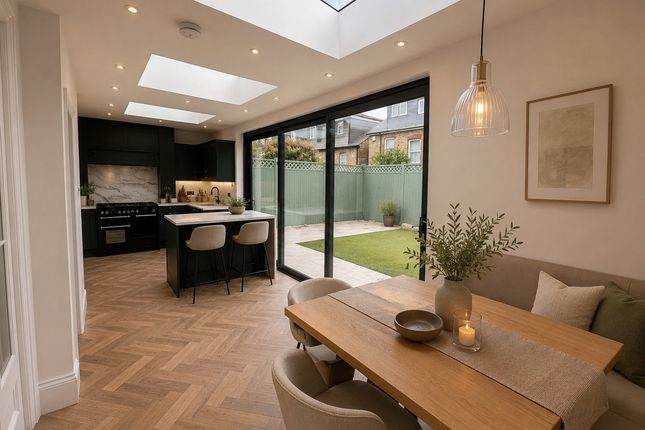36, Kingsley Avenue, London photo 3