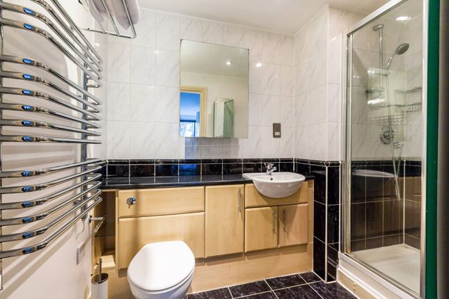 Flat for sale in Printworks Apartments, Borough, London