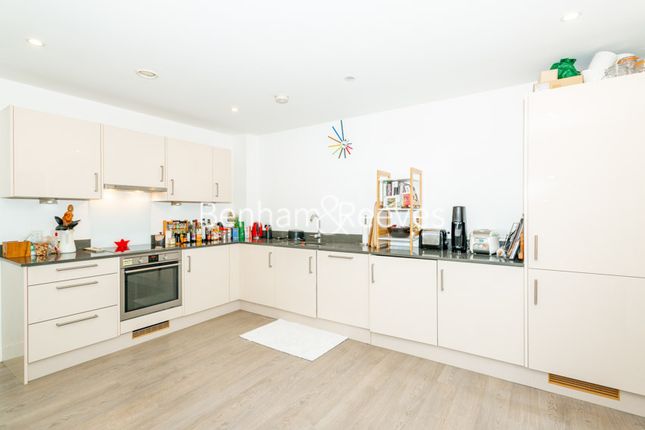 Flat to rent in Spa Road, Bermondsey