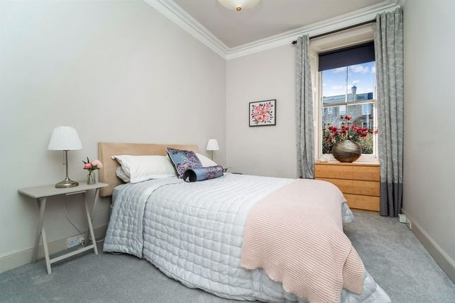 Flat for sale in Comely Bank Avenue, Edinburgh