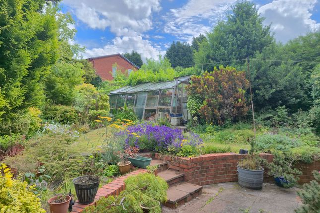 70 Talbot Lane, Coalville photo 3