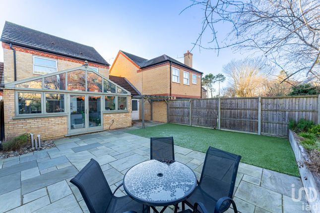 Link-detached house for sale in The Hedgerows, Bishop's Stortford