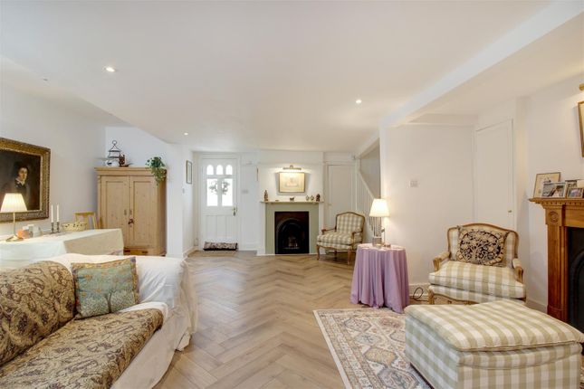Crown Cottage, 150a, Haverstock Hill, Belsize Park, London photo 3