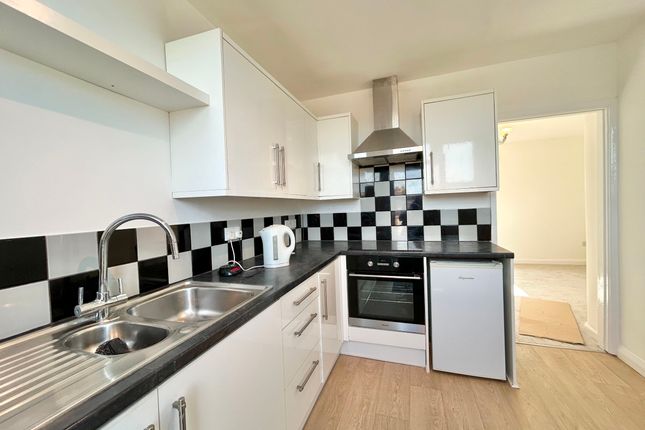 36 Heath Road, Exeter photo 4