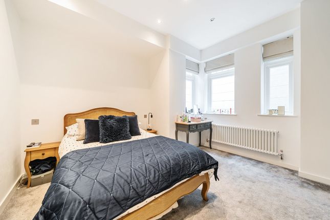 Flat 1, 32, Ambleside Avenue, London photo 4