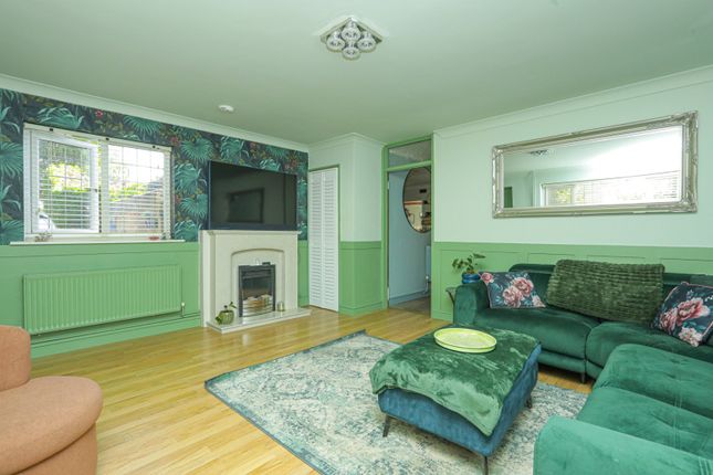 1, Honeyball Walk, Sittingbourne photo 2