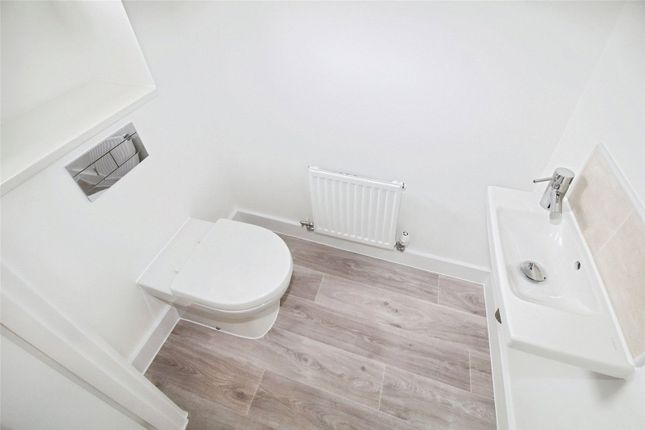 32, Lake View, South Yorkshire photo 4