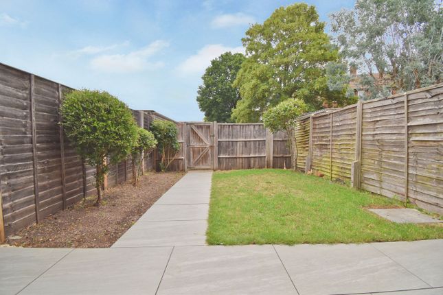 57, Willowhayne Drive, Walton-on-Thames photo 2